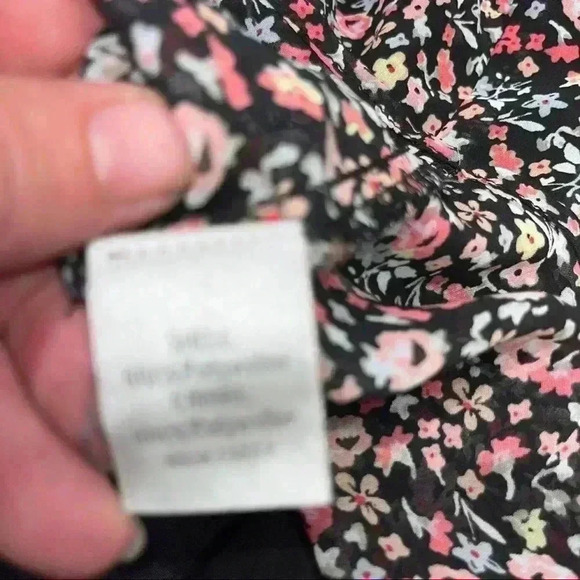 Lauren Conrad floral polyester floral sleeveless tank blouse lined with bow back - Picture 8 of 10